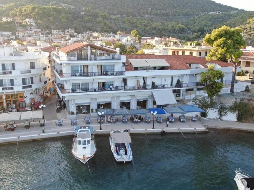 Hotel Mike Epidaurus Buitenkant foto