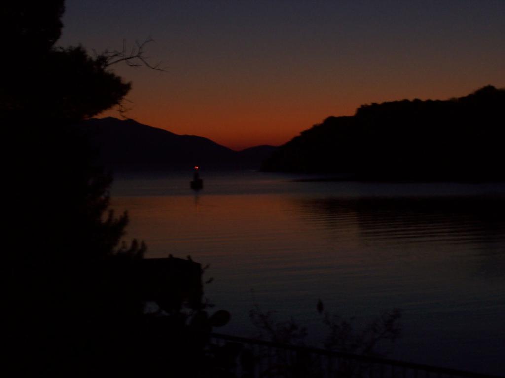 Hotel Mike Epidaurus Buitenkant foto