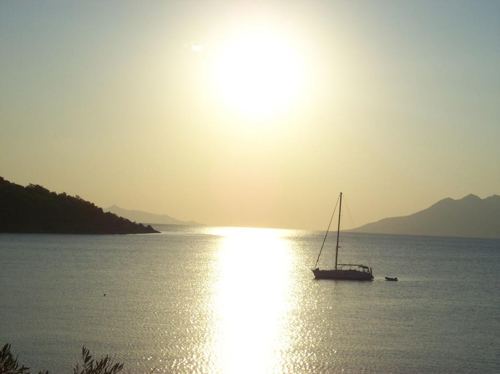 Hotel Mike Epidaurus Buitenkant foto